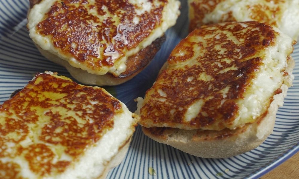 Kesong Puti and Honey on Toasted Pandesal Recipe