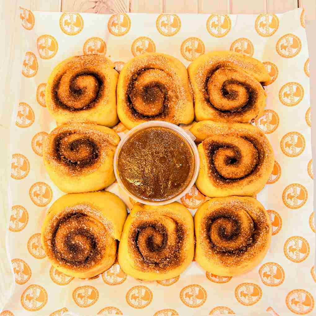 Sticky Tita Cinnamon Rolls 8pcs/box